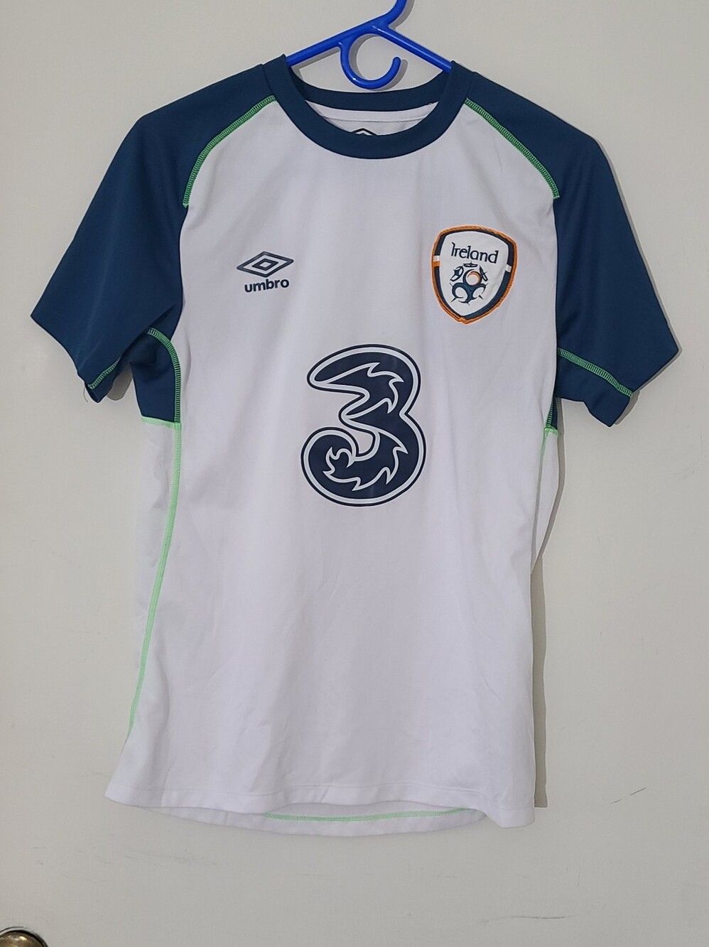Ireland Umbro Soccer Jersey Small S White